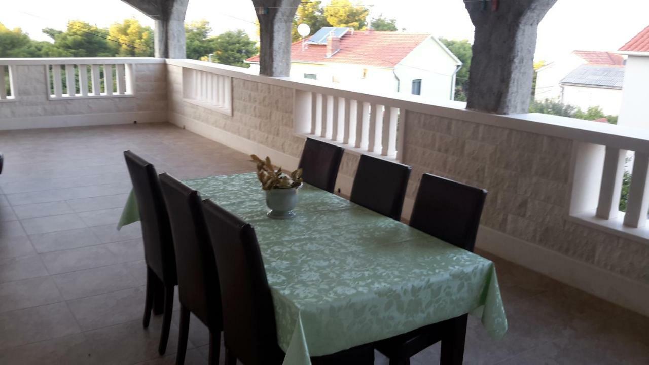 Apartments Marko Sutivan Insel Brac Екстер'єр фото